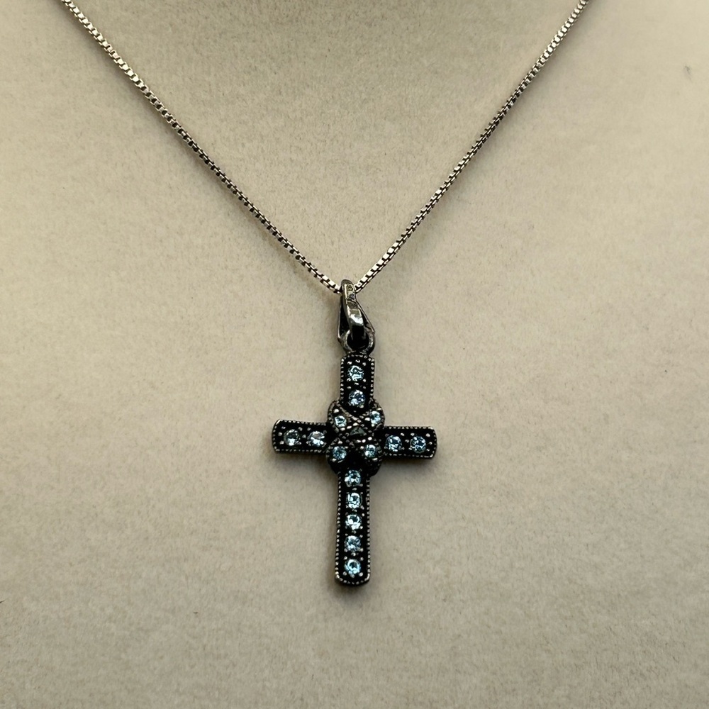 925 Silver Thai Cross Pendant Necklace Black with Blue Crystals Chain PGDA Italy - Picture 15 of 15